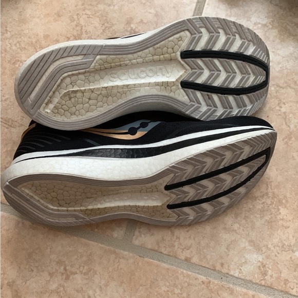 Saucony shoes - Picture 4 of 5